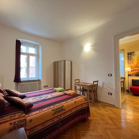 Casa Vacanze Desiderio ตรีเอสเต ภายนอก รูปภาพ
