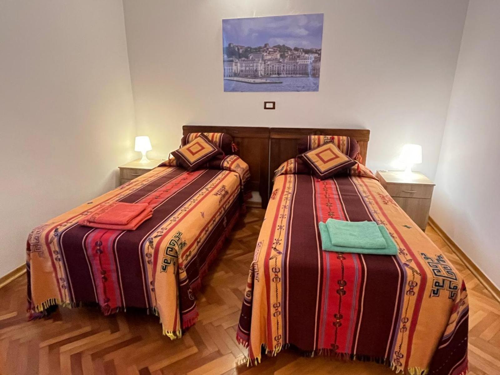 Casa Vacanze Desiderio ตรีเอสเต ภายนอก รูปภาพ