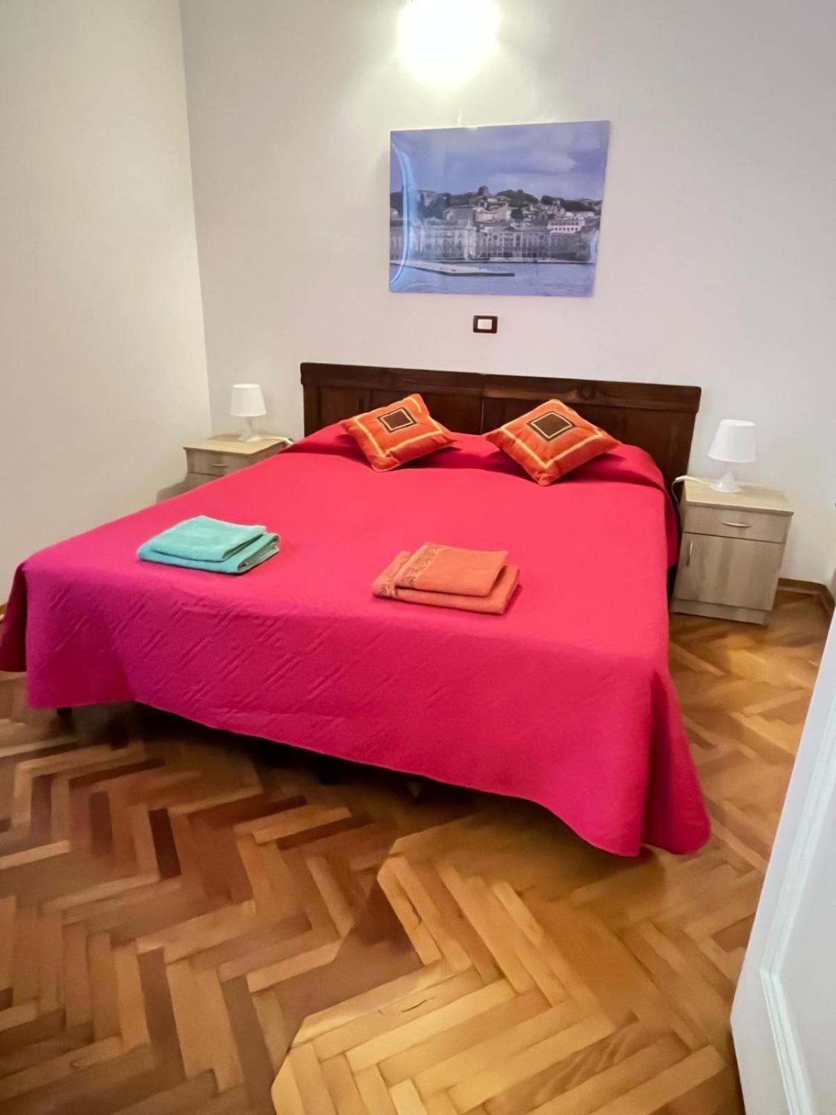 Casa Vacanze Desiderio ตรีเอสเต ภายนอก รูปภาพ